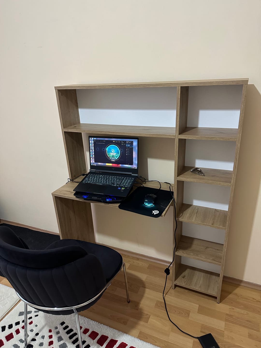 Customer photo review of Rani HA104 Kitaplıklı Raflı Bilgisayar Çalışma Masası Sepet Ceviz