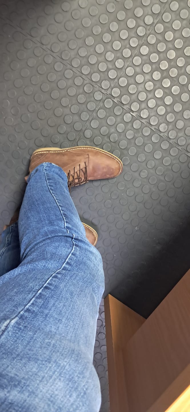 Customer photo review of Lithium Vellie Choc Brown