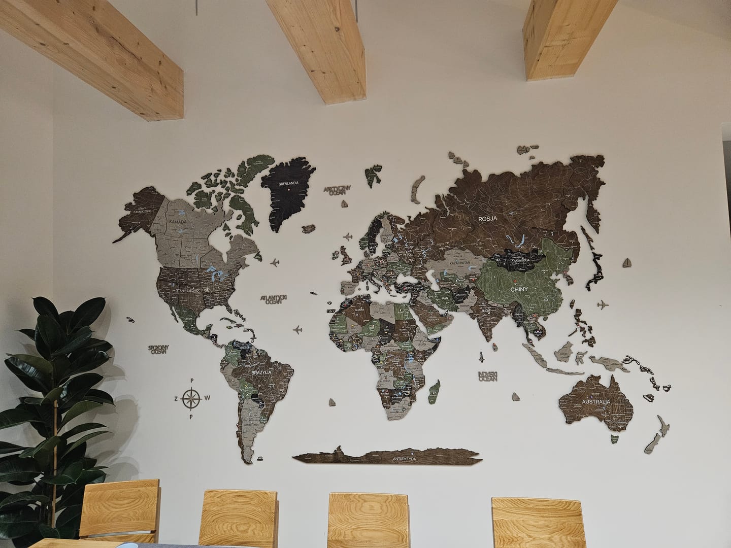 Customer photo review of Drewniana Mapa Świata 3D “Rustic”