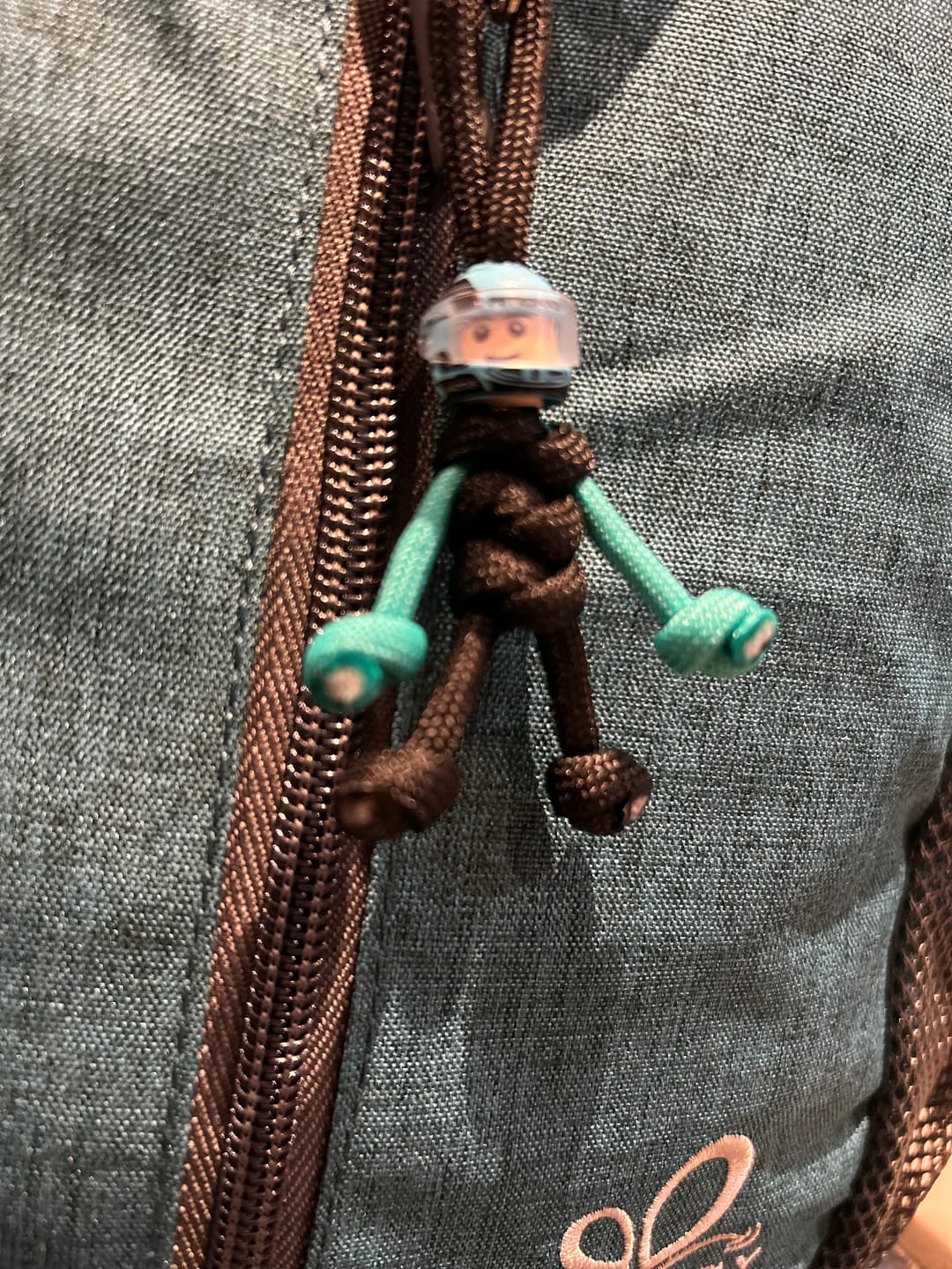 Customer photo review of Limited Edition George Russell Racing Paracord Buddy Keychain