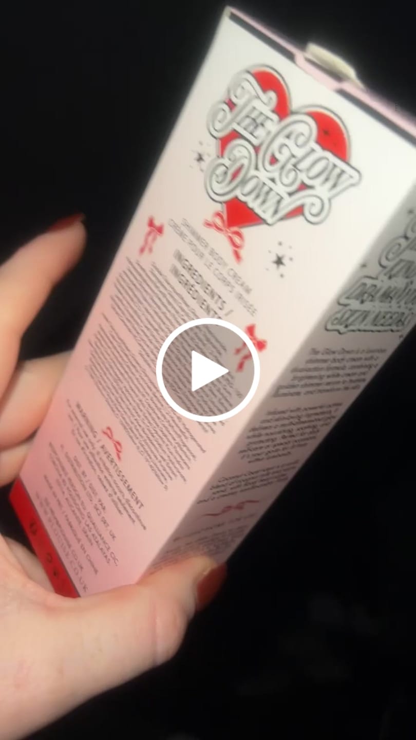 Vásárlói videóértékelés a P.Louise Christmas Bow testápoló táskáról Megvettem a 60 GBP-os árut a TikTokon, és nagyon szeretem az ünnepi szezonra készült kollekciót. Gyönyörű