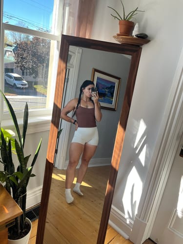 Customer photo review of Surge Tank Top | Chocolate Brown