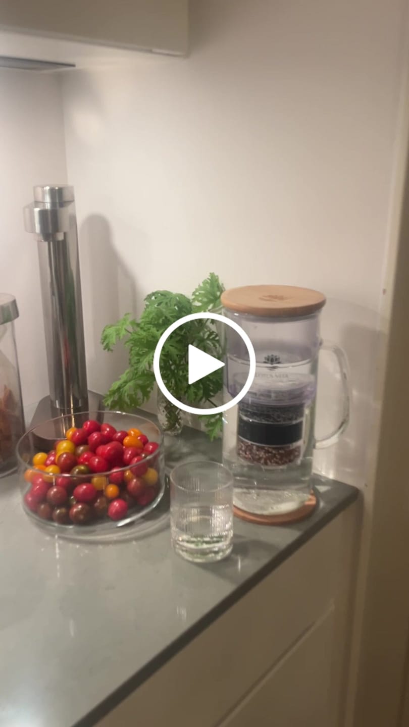 Customer video review of Vattenfilterkanna Glas ENYA 1,4L