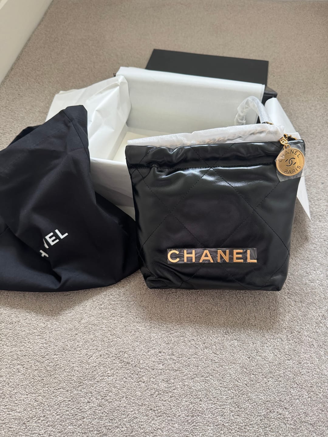 Customer photo review of CC 22 Hobo Bag 19cm Black Lambskin Gold Hardware