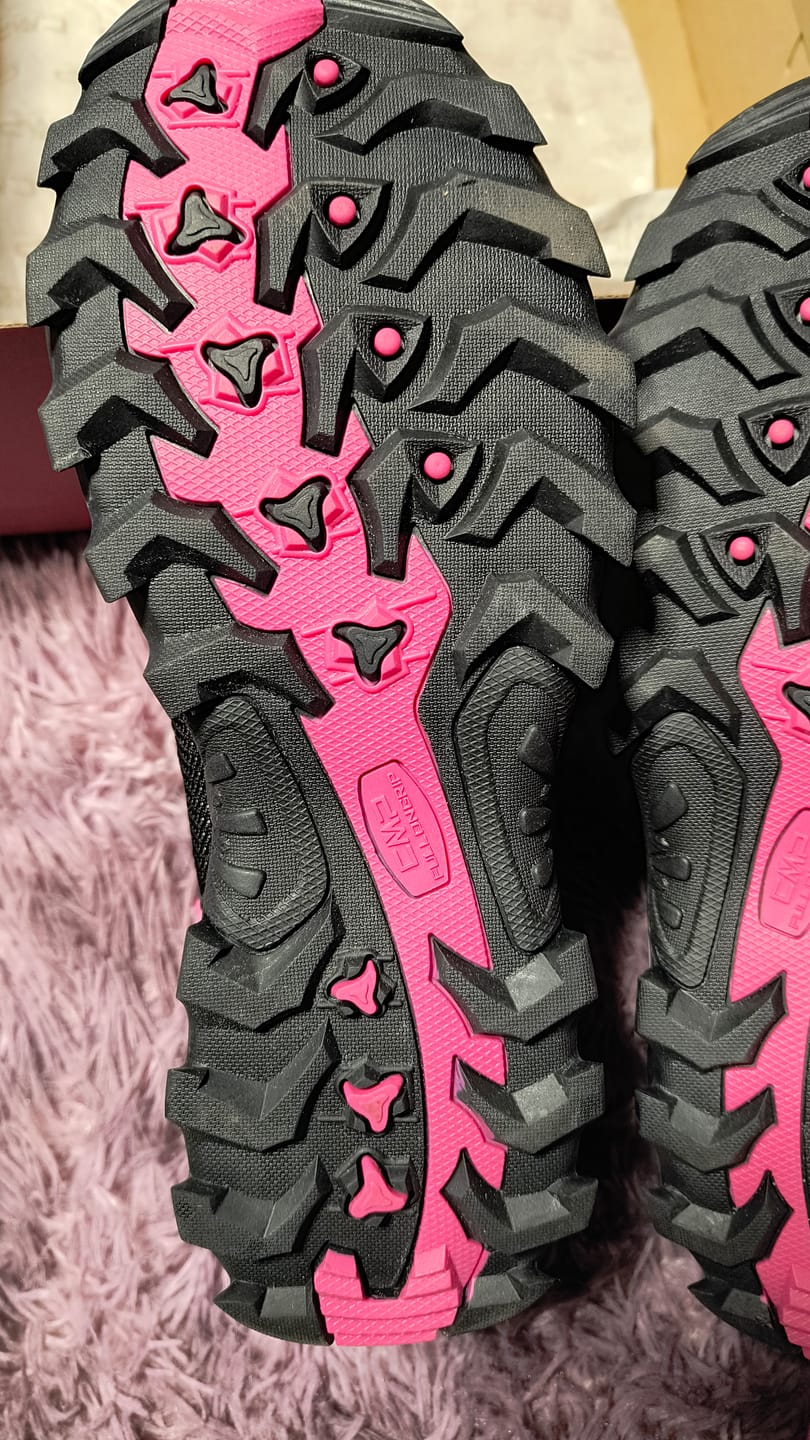 Customer photo review of Zapato Mujer Rigel Mid