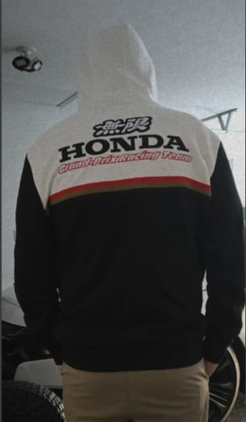 Customer photo review of 1996 Mugen-Honda F1 Team Hoodie