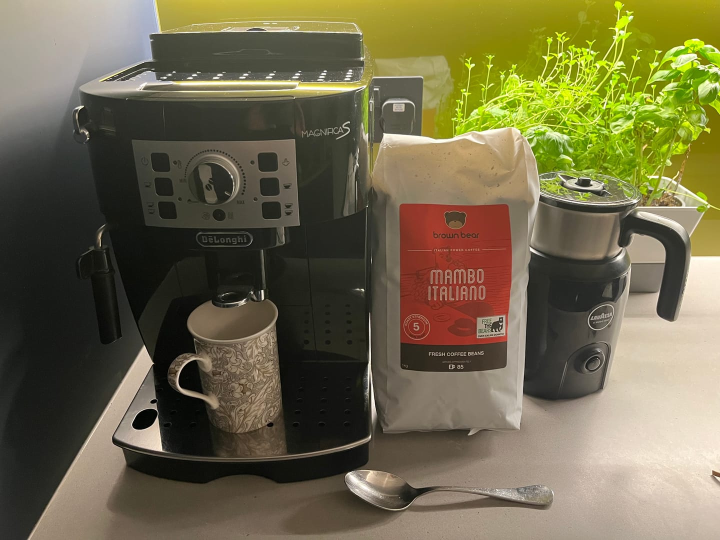 Customer photo review of Strong Dark Roast Espresso Coffee - Mambo Italiano