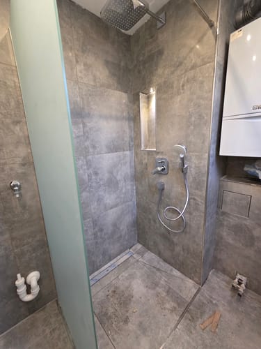 Customer photo review of SONNI Walk In Dusche Duschabtrennung Duschwand Nano Vollsatiniert ESG-Glas Glasstärke 8/10mm Breite 80-160cm