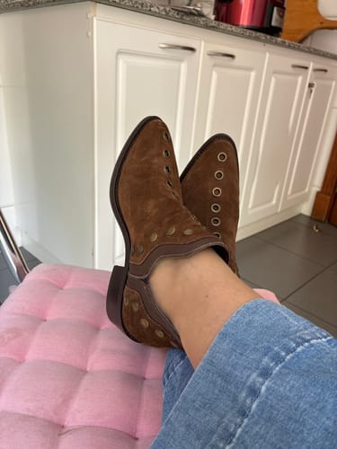 Customer photo review of BOTIN CECILE CASTAÑA 2551