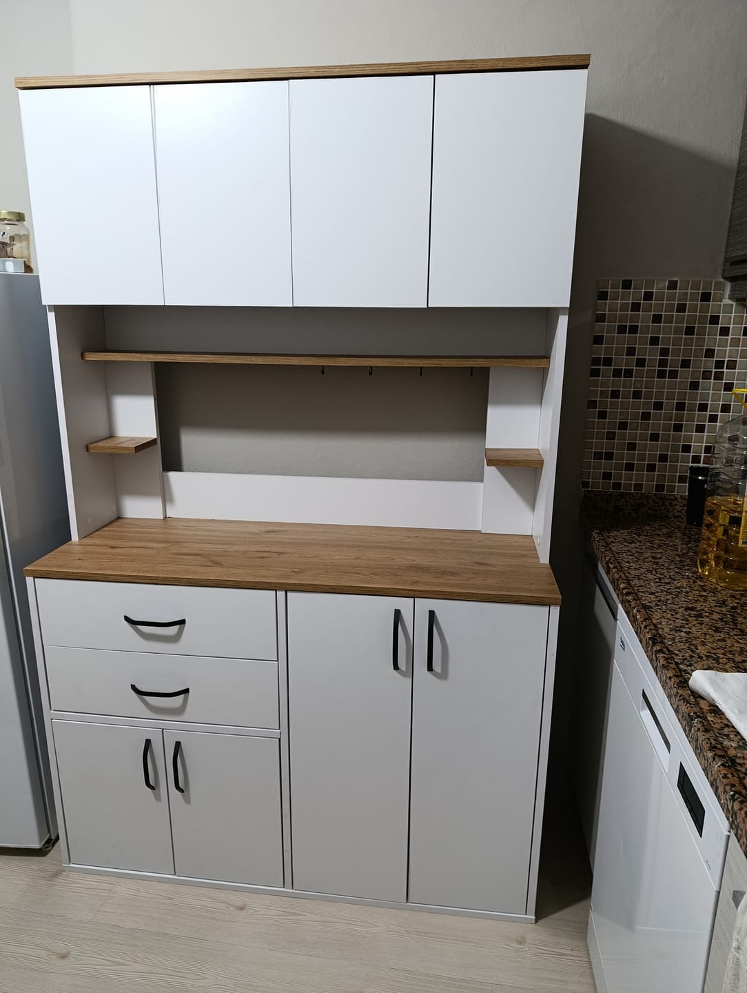 Customer photo review of Rani JE212 Kahve Köşesi Çok Amaçlı Dolap 8 Kapaklı 2 Çekmeceli Raflı Kiler Mutfak Dolabı Beyaz - Sepet Ceviz