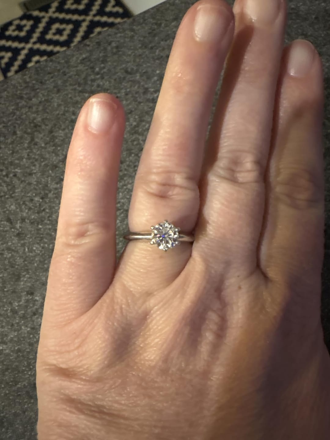 Customer photo review of Rodiffy Moissanite 2.0 Ct ～3.0Ct Round Cut 6 Prong White Gold Engagement Ring