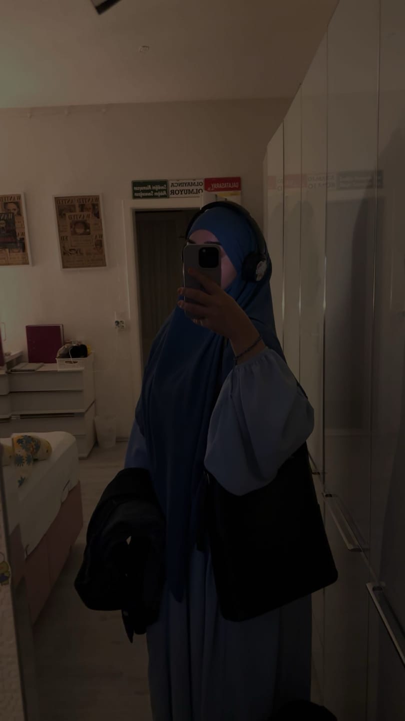 Customer photo review of Abaya mit Ballonärmeln