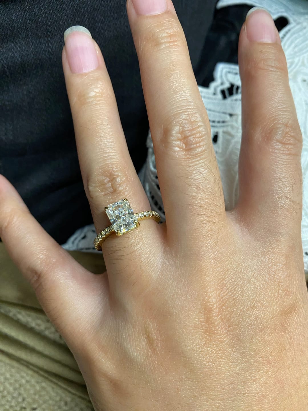 Customer photo review of S925 Rodiffy Moissanite 2.0 Ct~4.0 Ct Radiant Cut Yellow Gold/White Gold Engagement Ring For Women