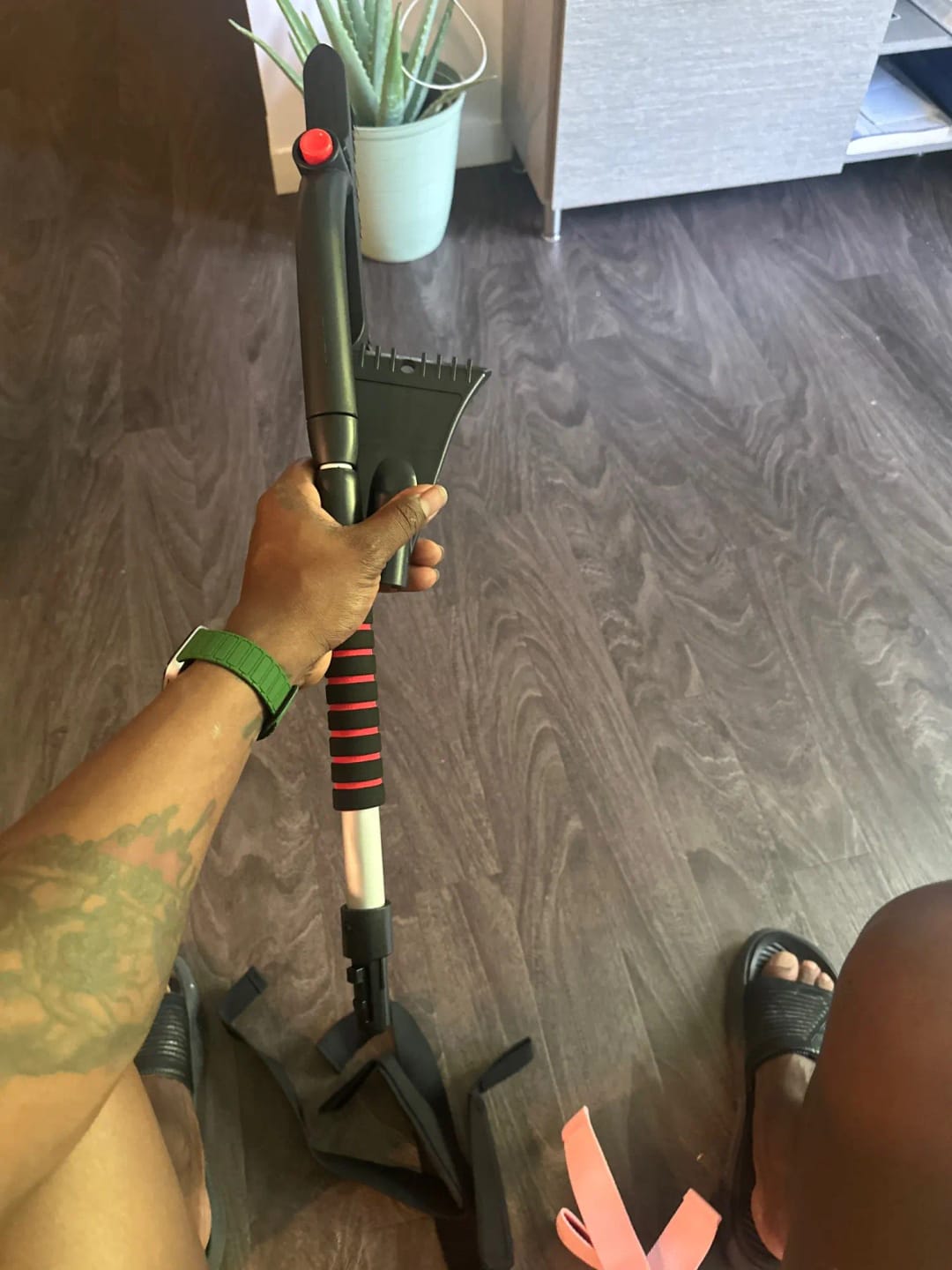 Customer photo review of Extendable Snow Shovel & Ice Scraper