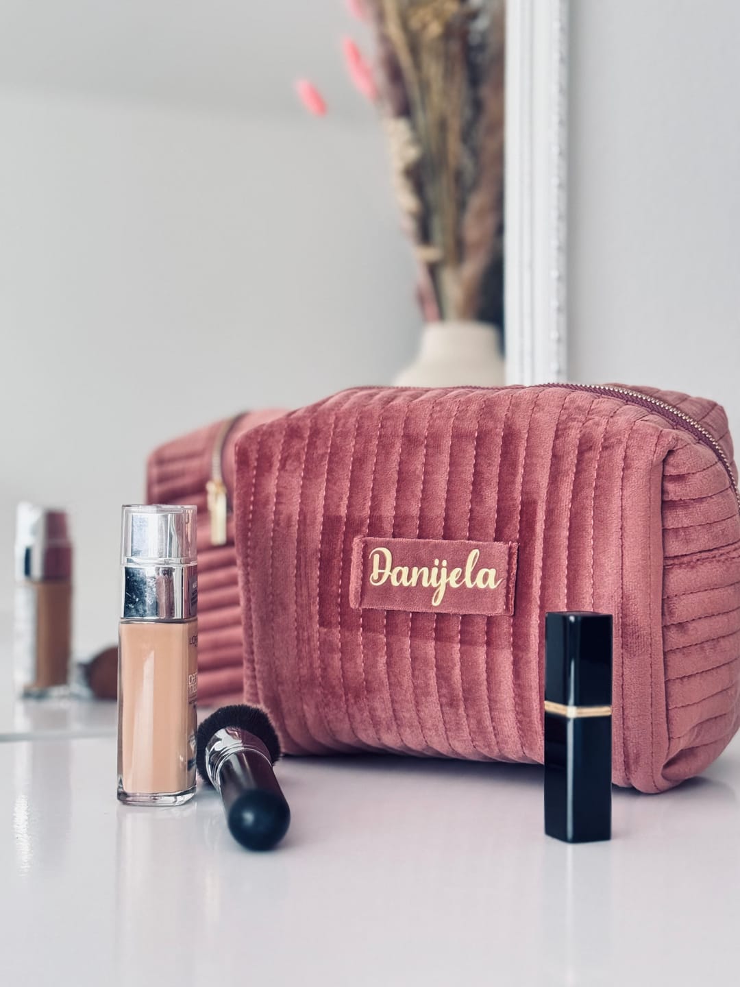 Customer photo review of Beauty Kram - Personalisierte Kosmetiktasche für  Make Up und Reiseutensilien aus Premium Samt