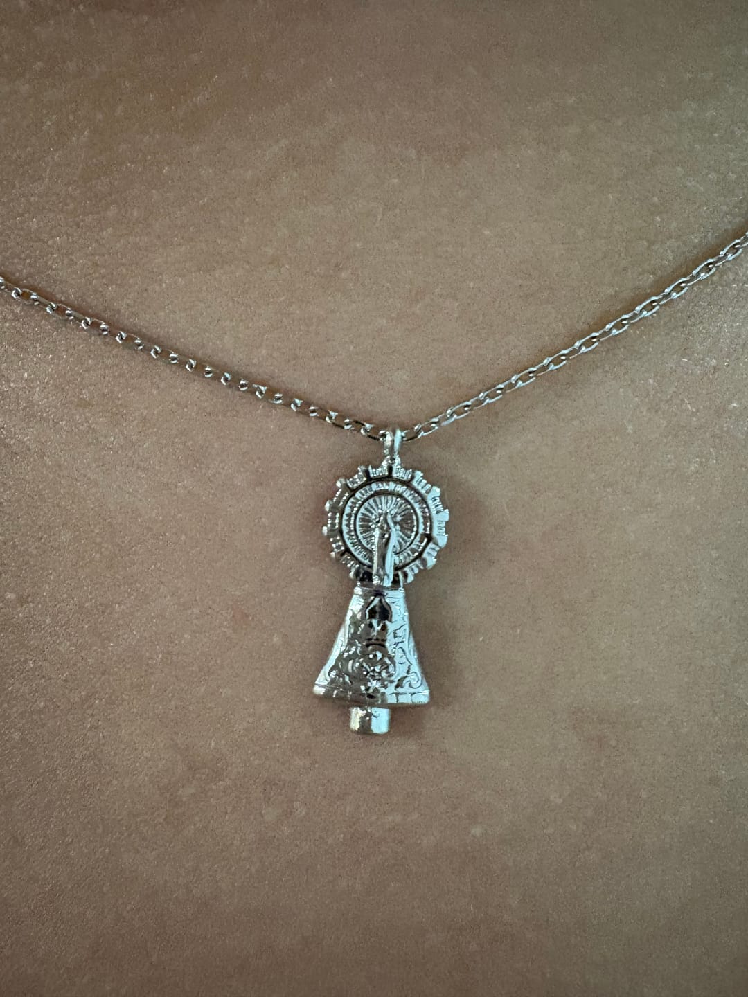 Customer photo review of Collar Virgen del Pilar