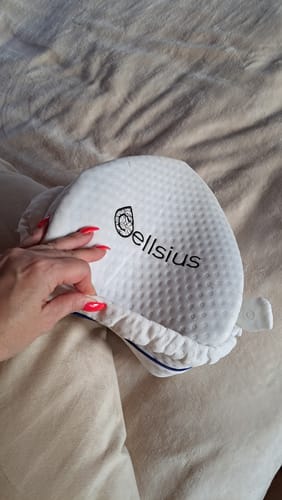Customer photo review of Cellsius Orthopädisches Kniekissen - Das Geheimnis eines schmerzfreien Schlafs
