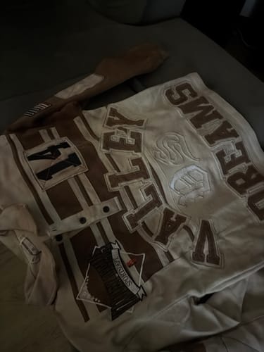 Customer photo review of Vale Forever Chocolate Classic Rugby L/S Tee Brown