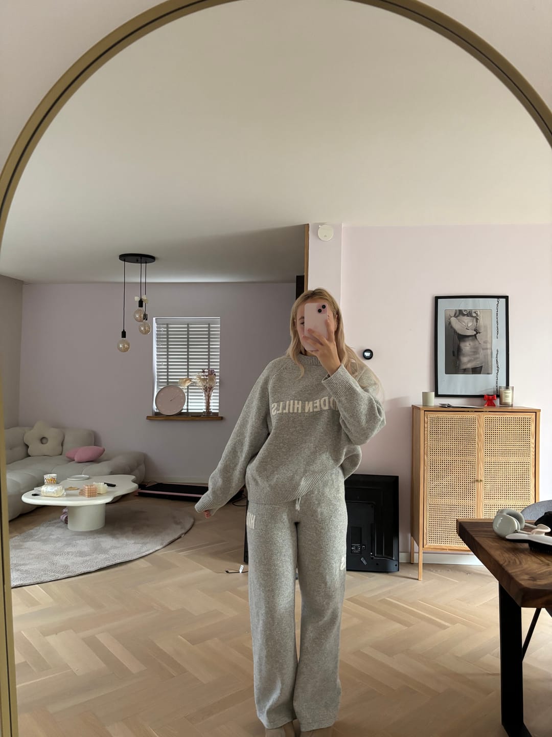 Customer photo review of KNIT SWEATPANTS LIGHT GREY