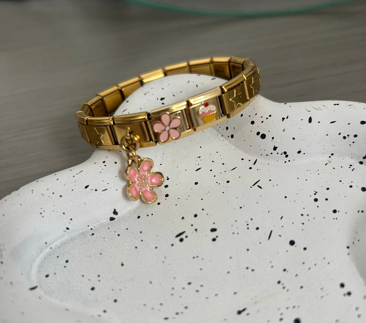 Customer photo review of Charm Flor rosa