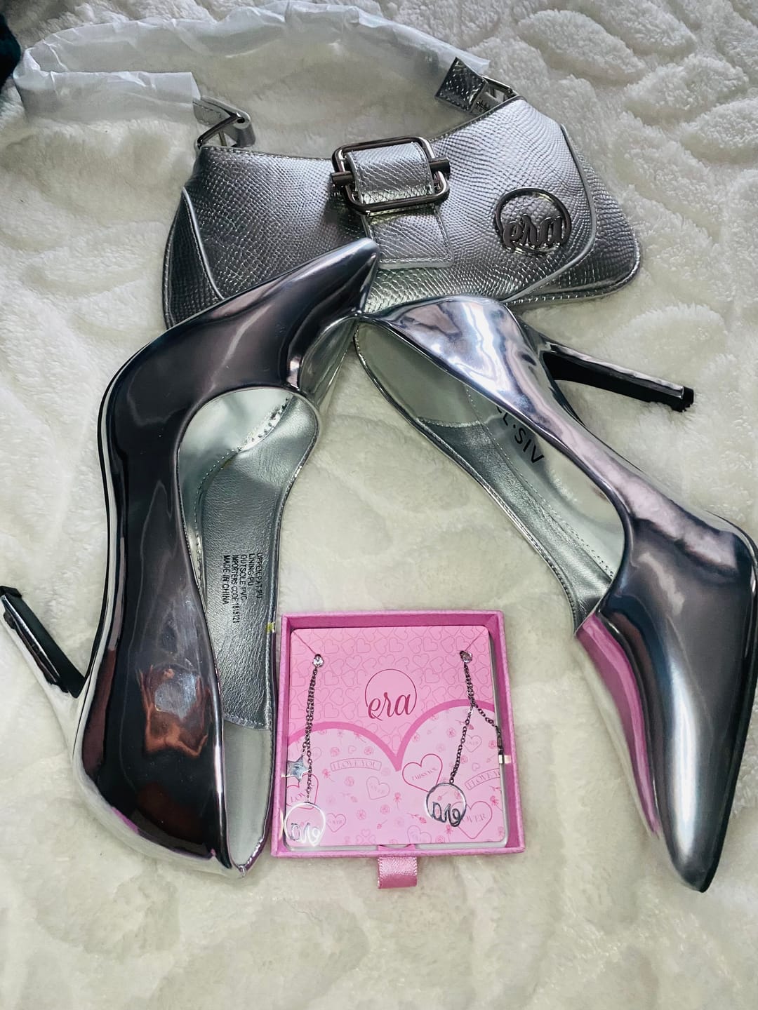 Customer photo review of Silver Lily Shoulder Bag