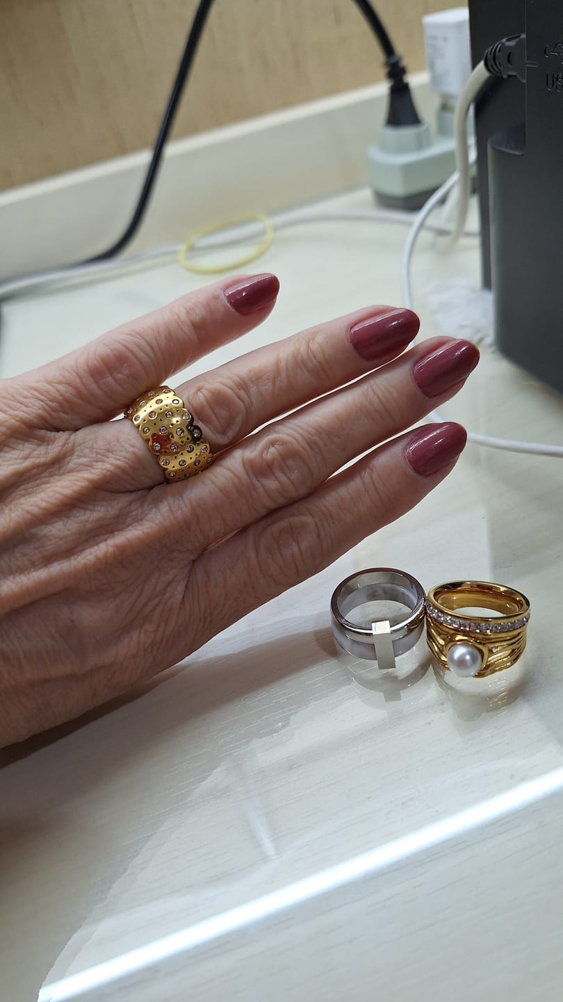 Customer photo review of Anel Valenciana Banhado em Ouro 18K