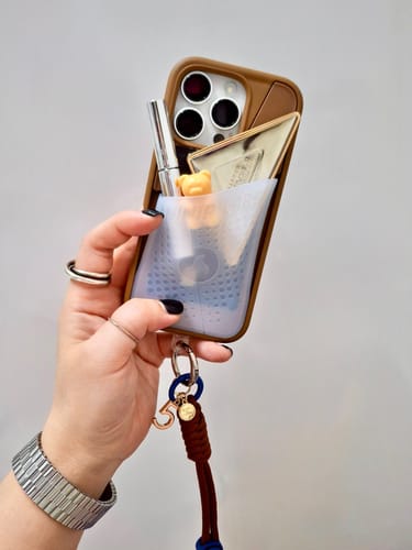 Customer photo review of iPhone 16