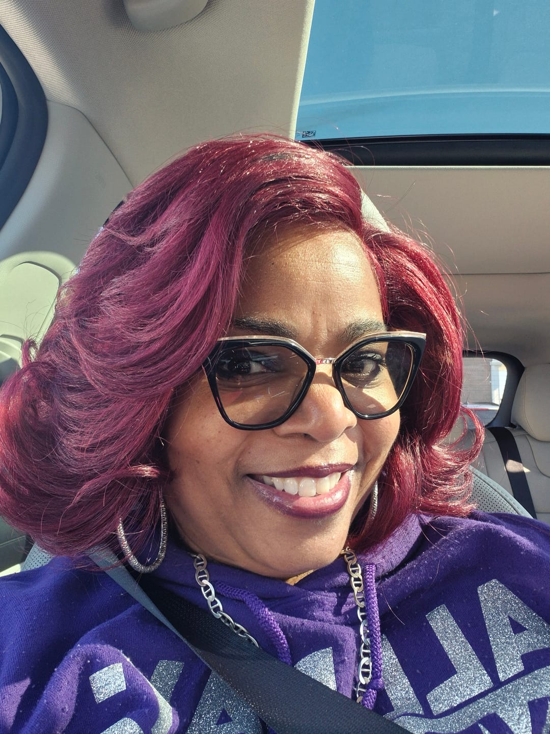 Customer photo review of Melted Hairline By Outre Glueless HD Deep Part Lace Frontal Wig - MH 117