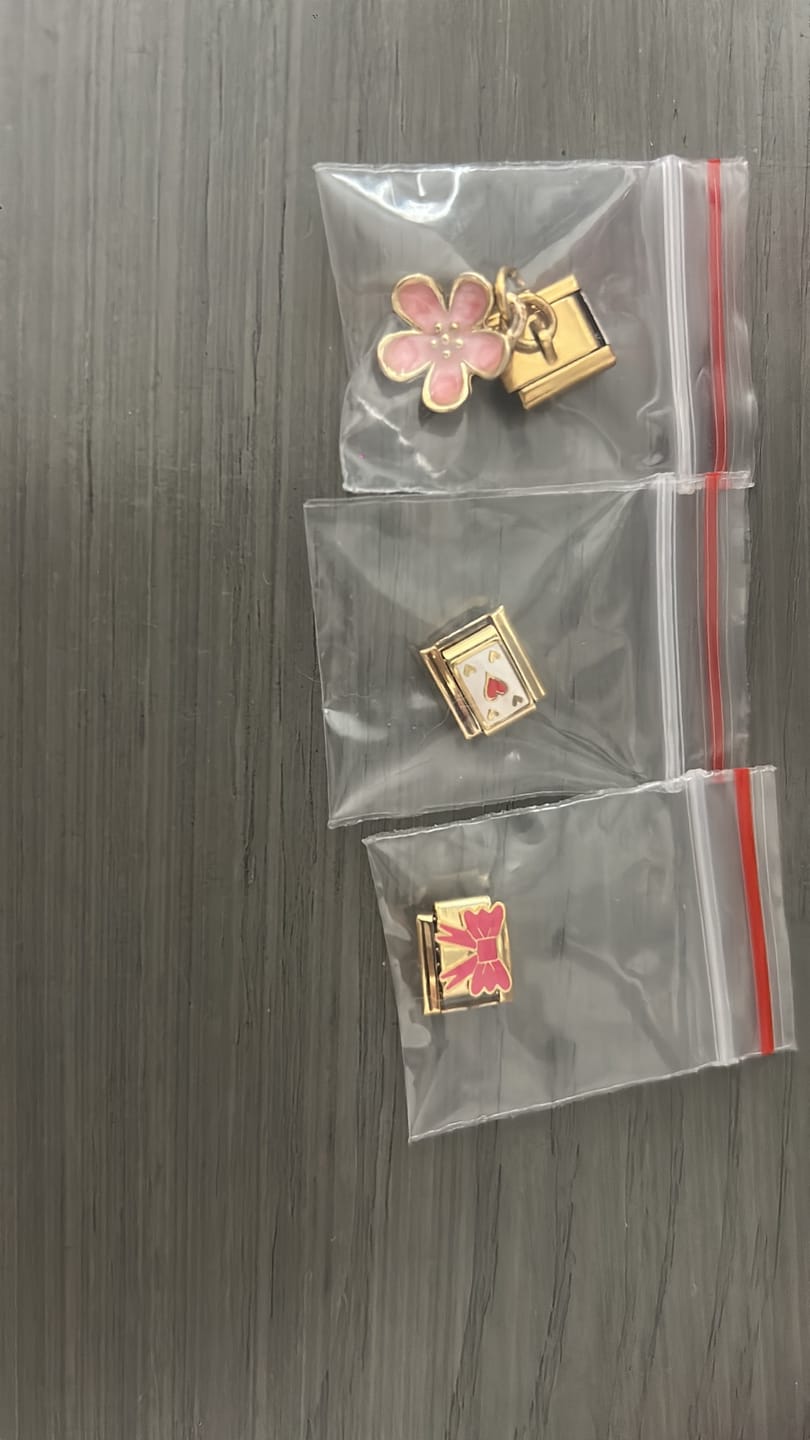 Customer photo review of Charm Flor rosa