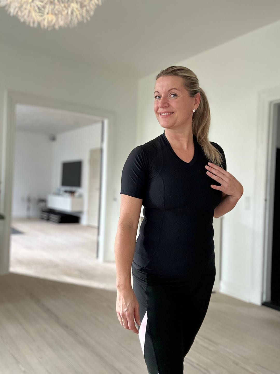 Customer photo review of Women's Posture Shirt™ - Sort