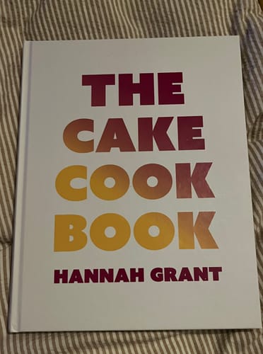 Customer photo review of The Cake Cookbook (Dansk)