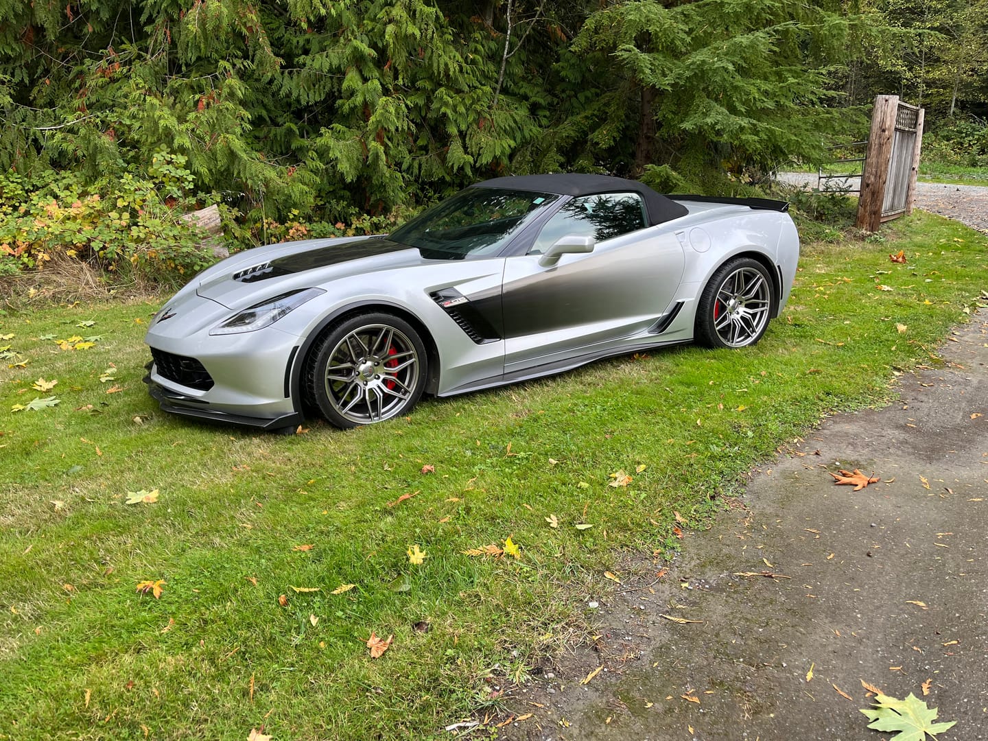 Customer photo review of Chevrolet Corvette C7 Stage 2 Front Splitter With Side End Caps