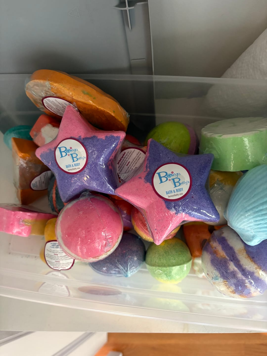 Customer photo review of Bracelet Star Kids Bath Bomb with Toy Bracelet Inside
