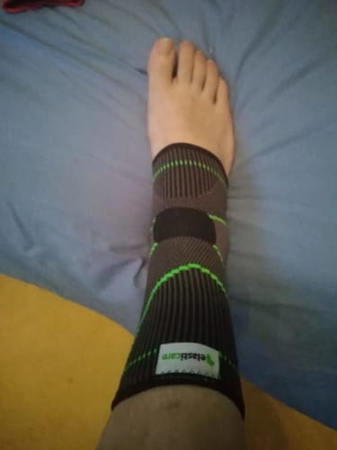 Customer photo review of GRATIS - elasticare® - Fußgelenkbandage