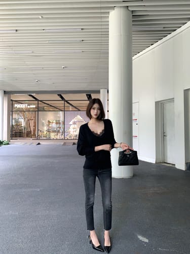 Customer photo review of IAMXIAA Vintage Washed Skinny Jeans with Raw Hem and Contrast Stitch