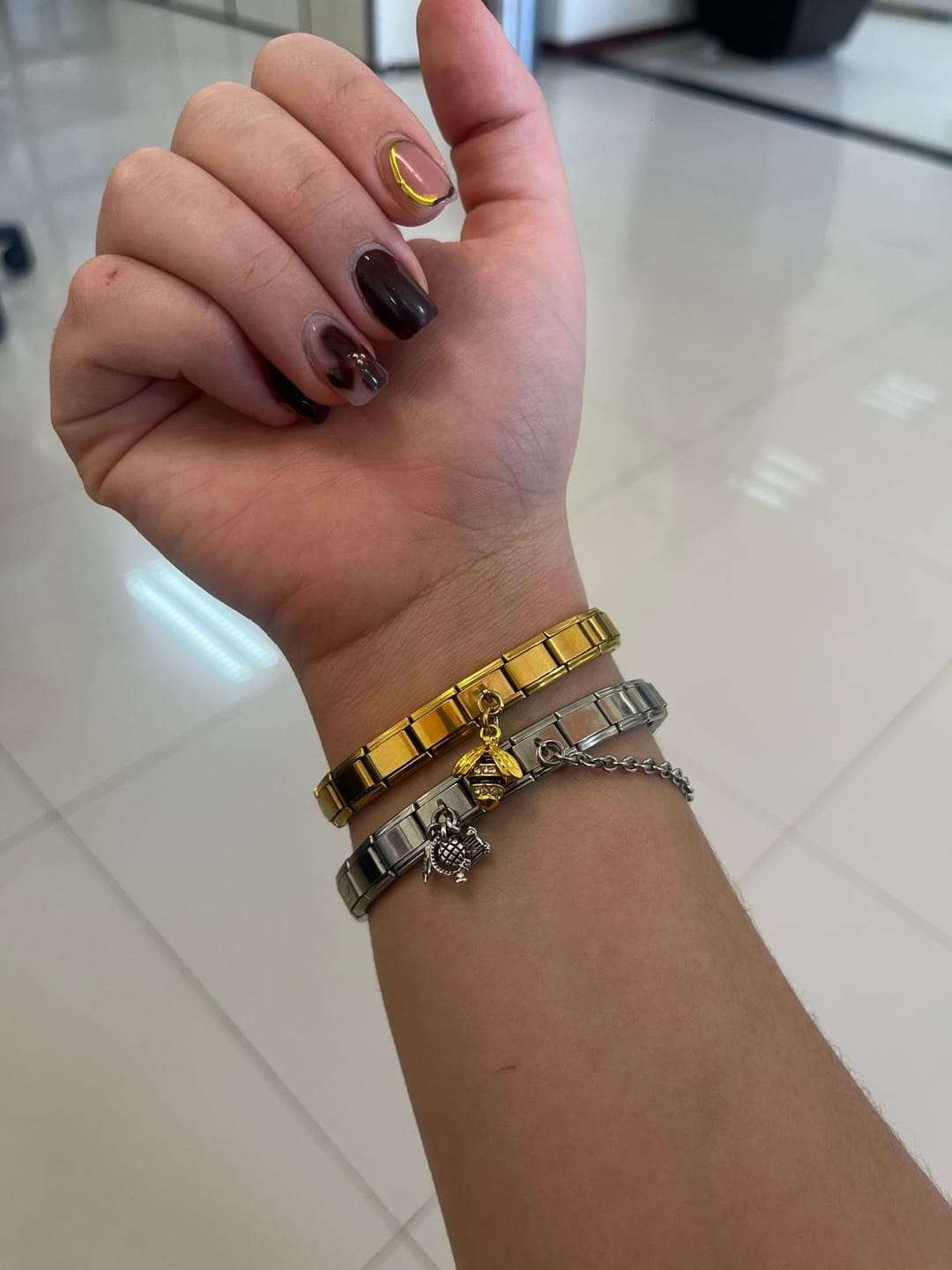 Customer photo review of Charm Colgante abeja dorada