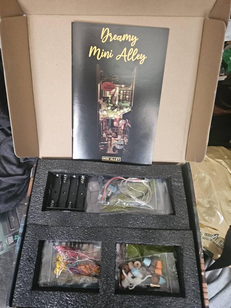 Customer photo review of Dreamy MiniAlley - Booknook DIY kit