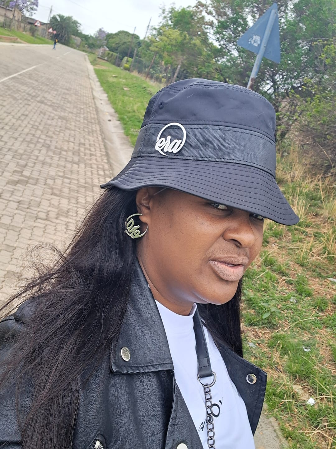 Customer photo review of Black Billy Bucket Hat