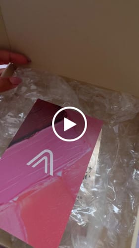 Customer video review of FIJADOR DE MAQUILLAJE 1ST SCENE