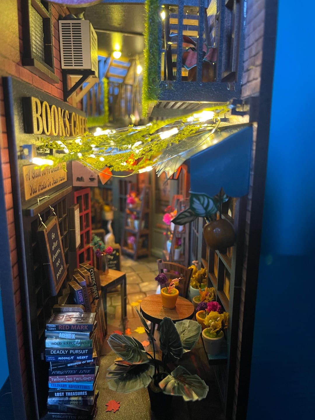Customer photo review of Dreamy MiniAlley - Booknook DIY kit