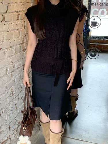Customer photo review of IAMXIAA Cable Knit Turtleneck Vest with Waist Tie