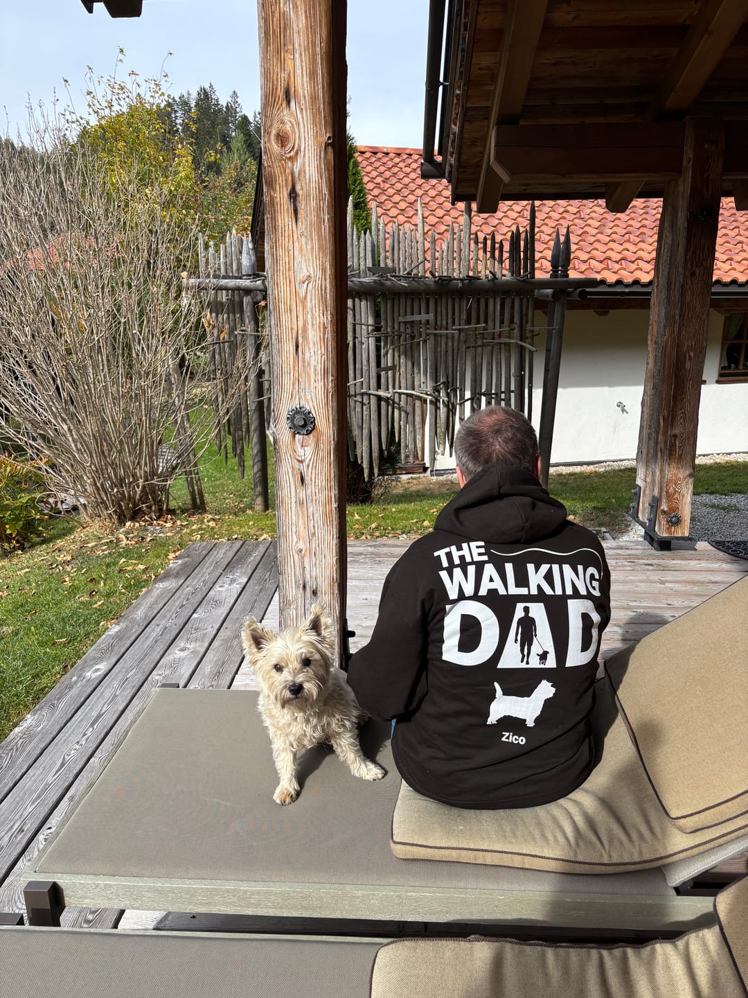 Customer photo review of The Walking Dad - Individueller Hoodie