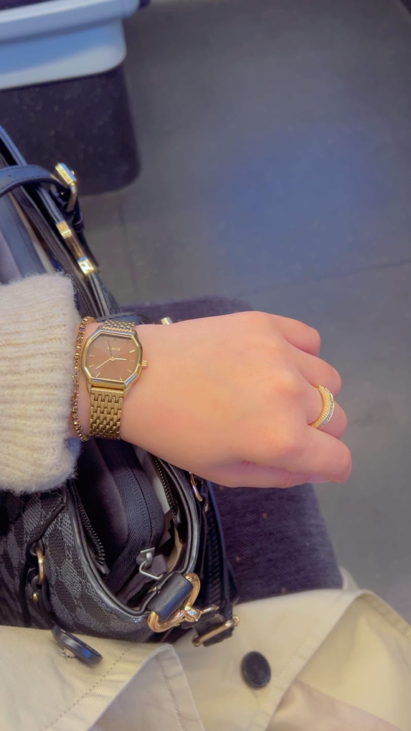 Customer photo review of Julia Gold Brown