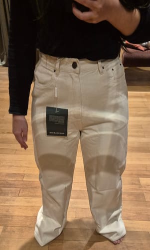 Ana Paula O. review of Calça Jeans Wide Leg Buriti Bege image 1 out of 1