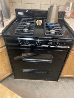 Customer photo review of Kodiak 30" Propane Range (Black) Battery Ignition with Cast Iron Grates