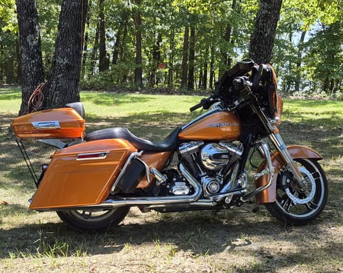 Customer photo review of HR3 Amber Whiskey 2015 Special 5.5" Razor Style Tour Pack Luggage For 14-24 Harley Touring