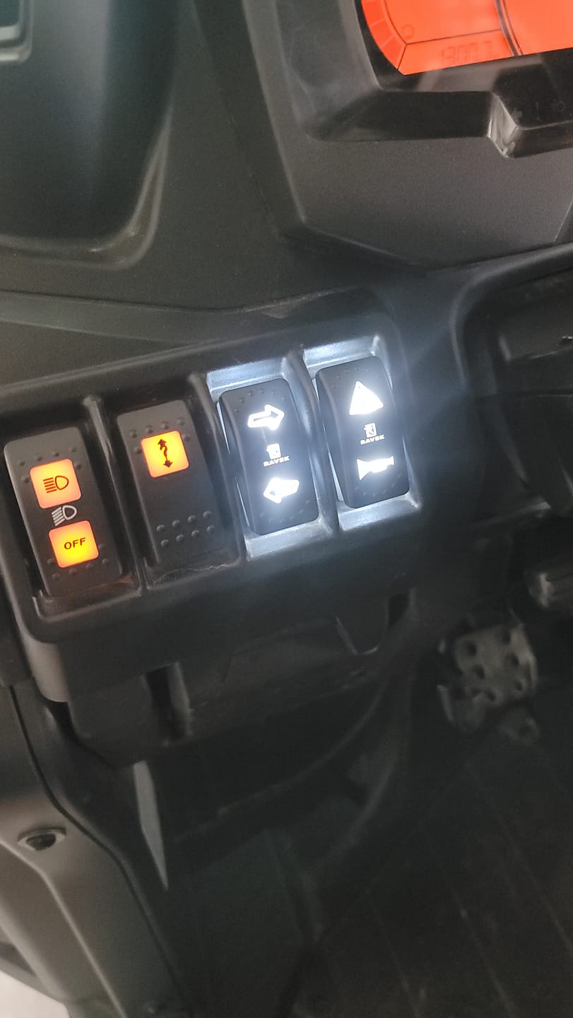 Customer photo review of Can-Am Defender Auto Cancel Turn Signal Kit with Signature Lights Gen 2