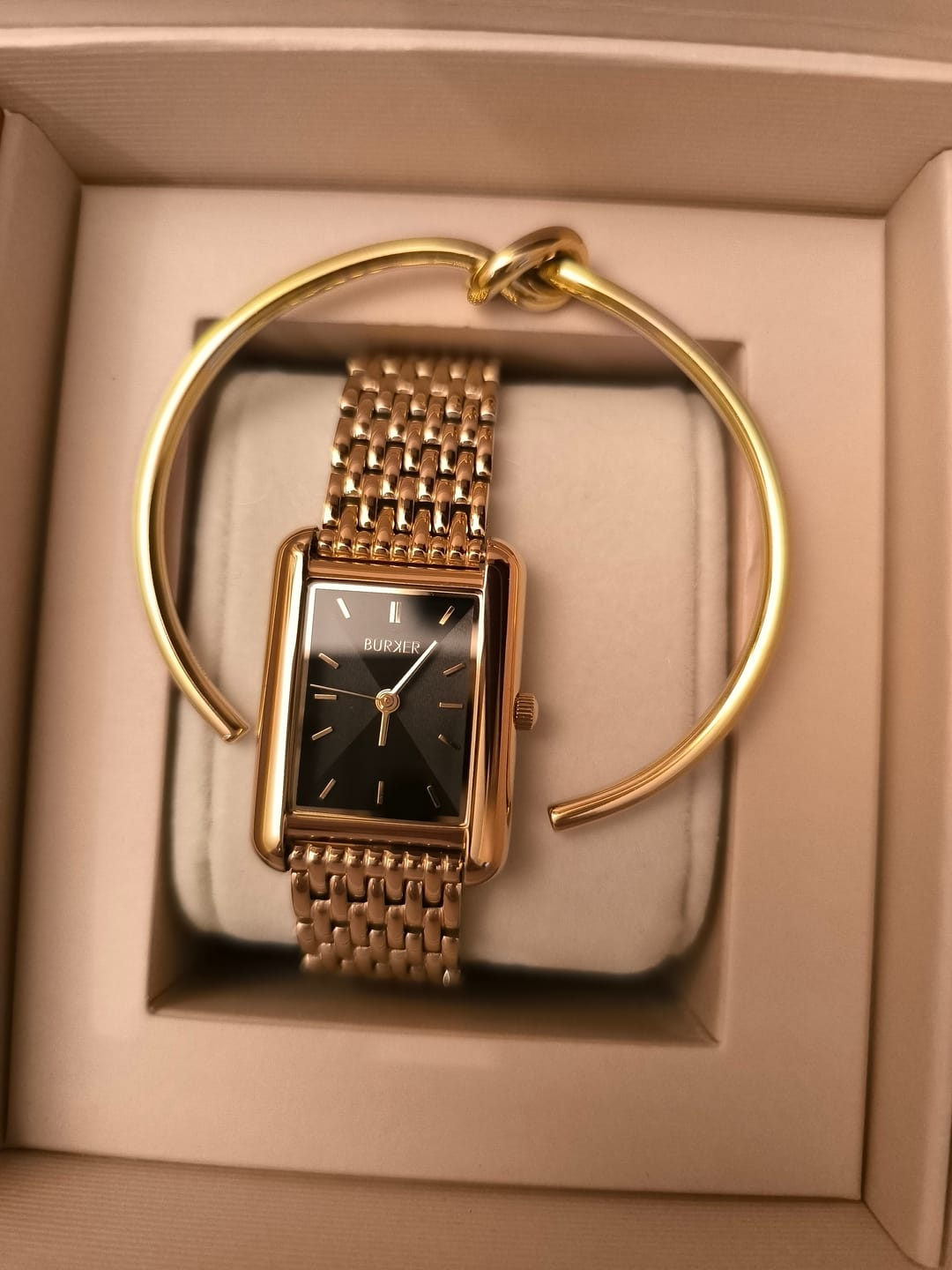 Customer photo review of Olivia Gold Black