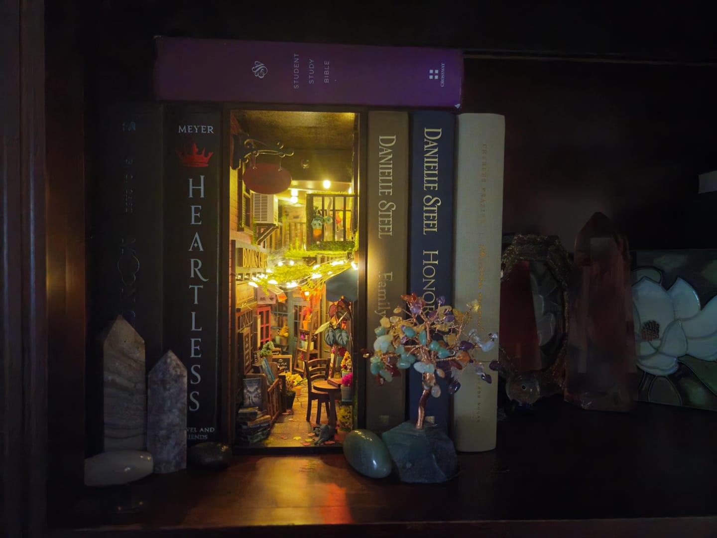 Customer photo review of Dreamy MiniAlley - Booknook DIY kit