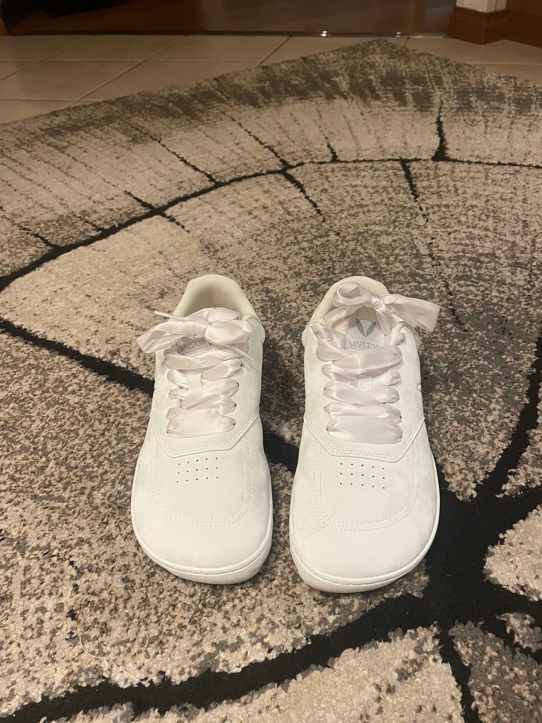 Customer photo review of Vaistoa Katu 2 -paljasjalkasneakerit